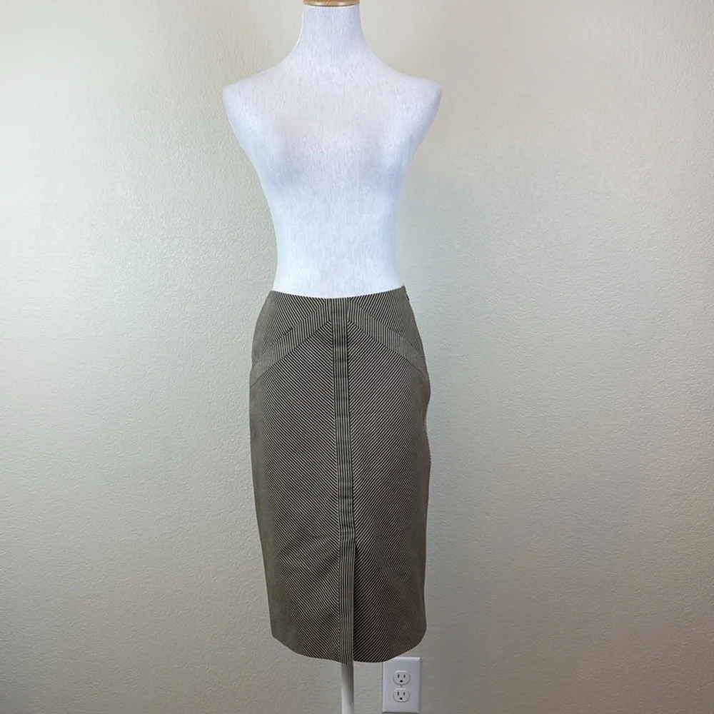 Rosaria Lamanna‎ Elegant Beige and Black Striped Knee Length Skirt Size 2